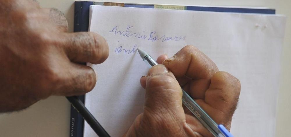 Bahia tem maior taxa de analfabetismo do Brasil, diz IBGE