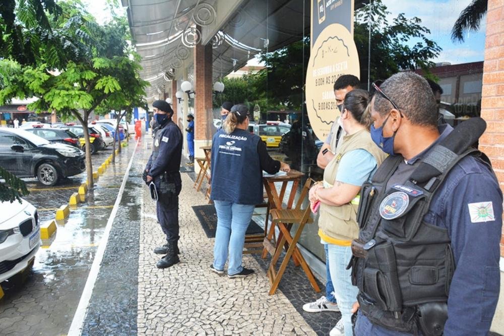 Toque de Recolher: Novo decreto permite funcionamento de delivery 24h