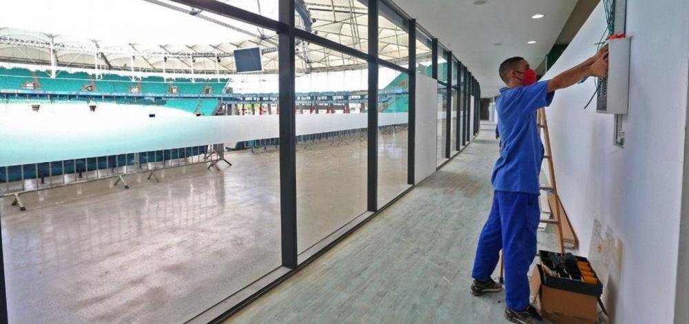 ACM Neto assina entrega de 25 respiradores a hospital de campanha da Fonte Nova