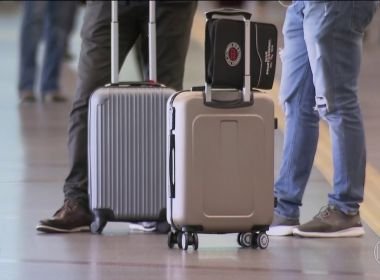 Bolsonaro diz que vai sancionar medida que retoma passagem gratuita 