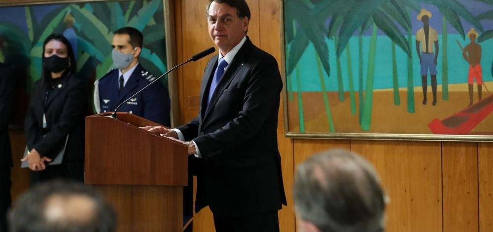 Bolsonaro é denunciado por genocídio e crimes contra humanidade no Tribunal Penal Internacional