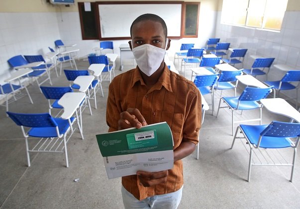 Bahia amplia investimentos na área social e mantém programa para jovens durante pandemia