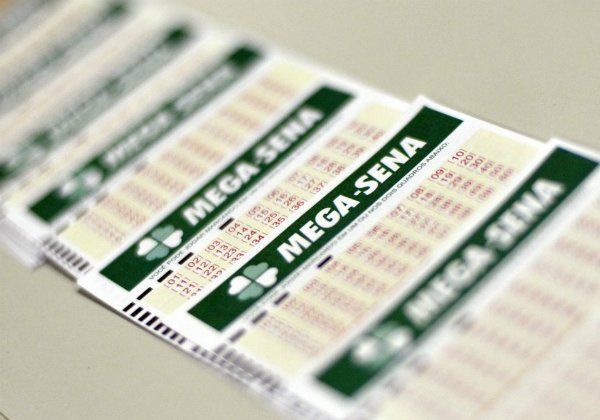 Mega-Sena acumula e pode pagar R$ 48 milhões