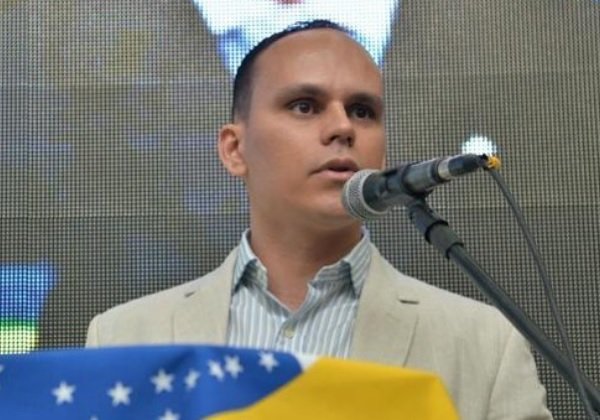 Alberto Pimentel repudia informações sobre demissão da Semtel e boicote a trios