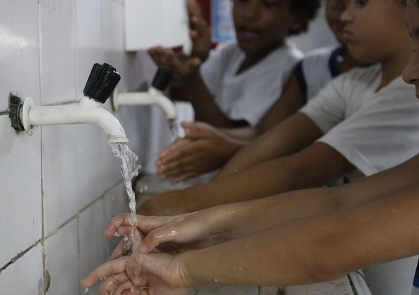 Vazamento impede abastecimento de água em Feira de Santana e mais cinco municípios no interior