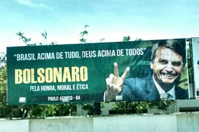 PT baiano aciona Ministério Público contra outdoors de Bolsonaro