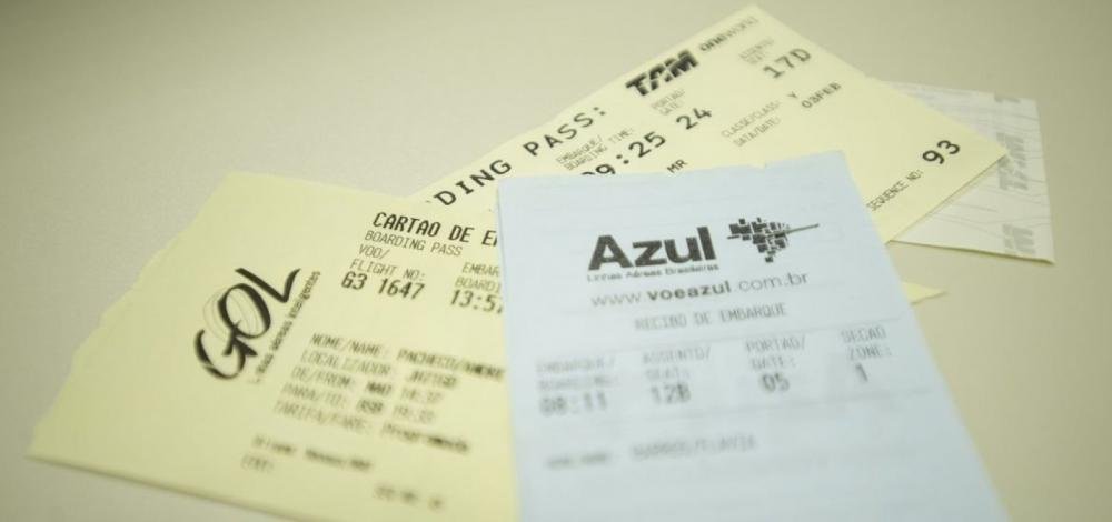 Bolsonaro sanciona com vetos lei que dá prazo de 12 meses para reembolso de passagem aérea