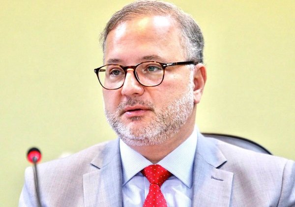 Secretário de Saúde da Bahia contesta consórcio da imprensa e aponta queda em óbitos por Covid-19