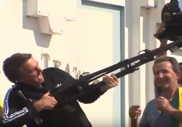 Governo prepara megacompra de 106 mil pistolas para polícias civis e militares