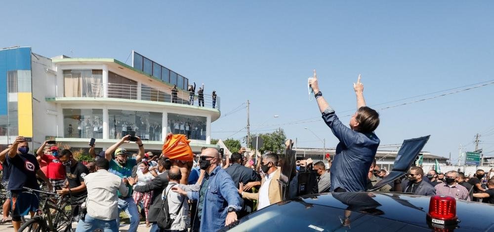 Bolsonaro incomoda governadores com agenda eleitoral em plena pandemia