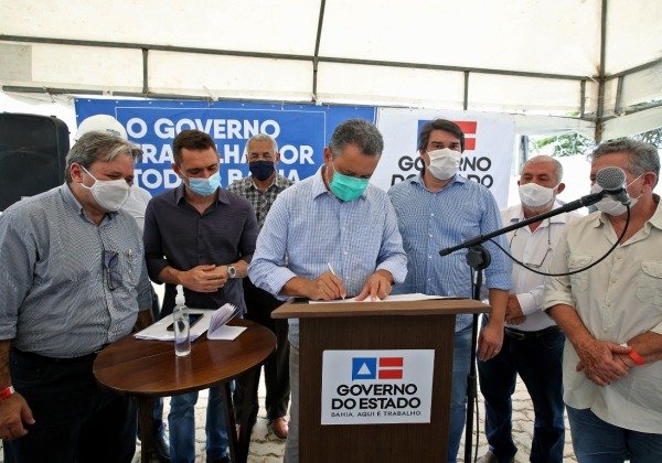 Rui entrega ampliação de sistema de abastecimento de água e autoriza novas obras