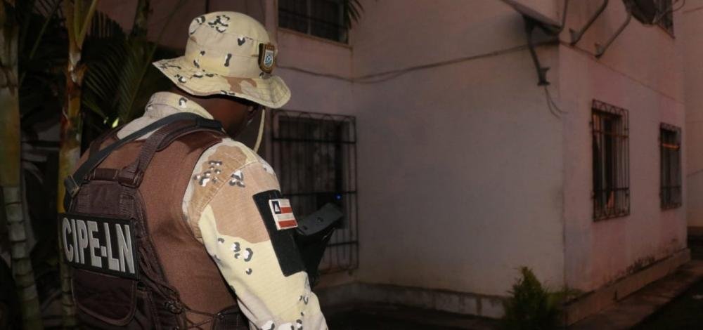 Polícia Civil cumpre mandados em três cidades baianas em operação contra tráfico de drogas