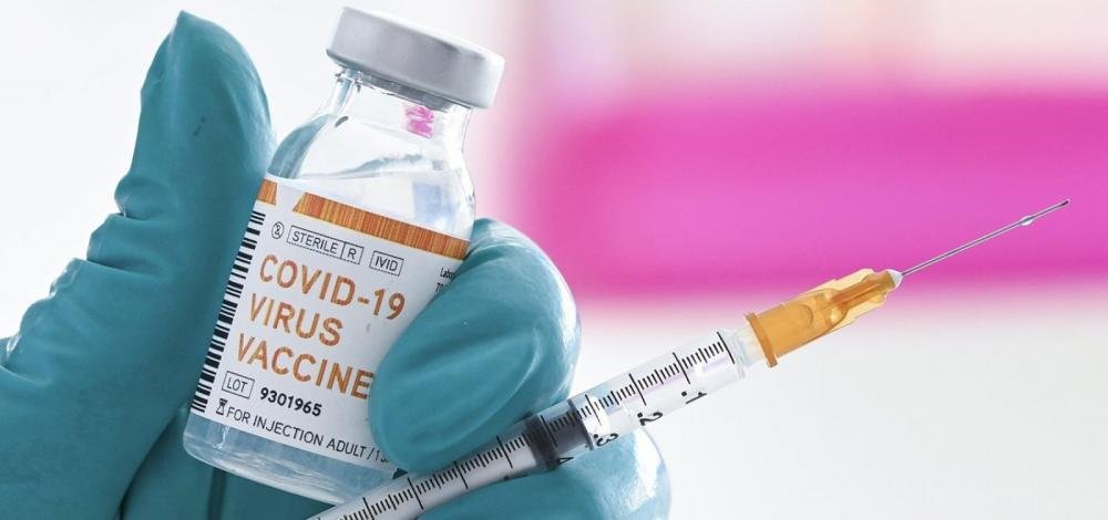 Vacina russa contra Covid-19 gerou imunidade sem efeito colateral, diz revista