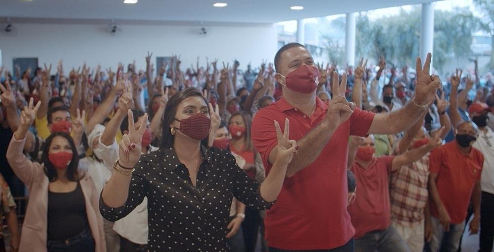 Serrinha: convenção oficializa candidatura de Osni Cardoso e Mariana Cunha 