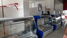 Prefeitura recebe balcões frigoríficos, serras fitas e balanças para o Centro de Abastecimento