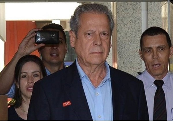 José Dirceu recebe alta depois de cirurgia em São Paulo