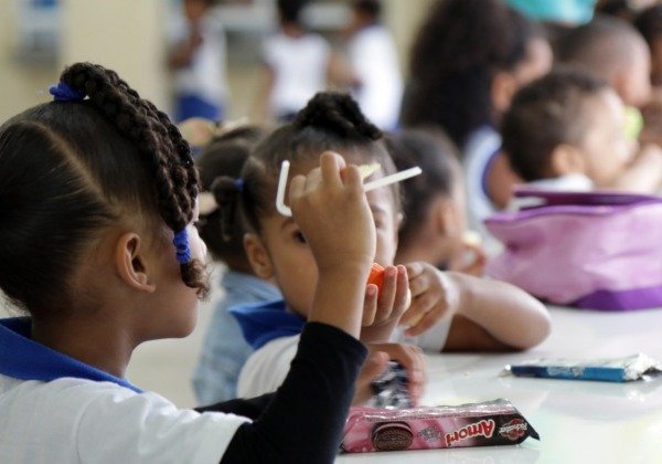 Mais de 742,1 mil estudantes não brancos estão sem atividades escolares na Bahia