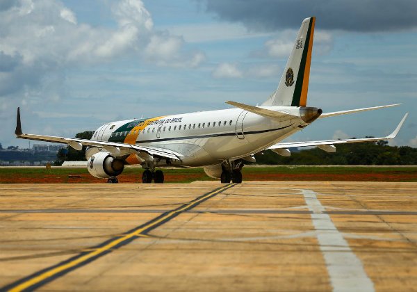 Avião presidencial arremete no Mato Grosso devido à fumaça de queimadas