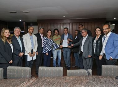 Governo fecha acordo com técnicos e analistas das quatro universidades estaduais da Bahia