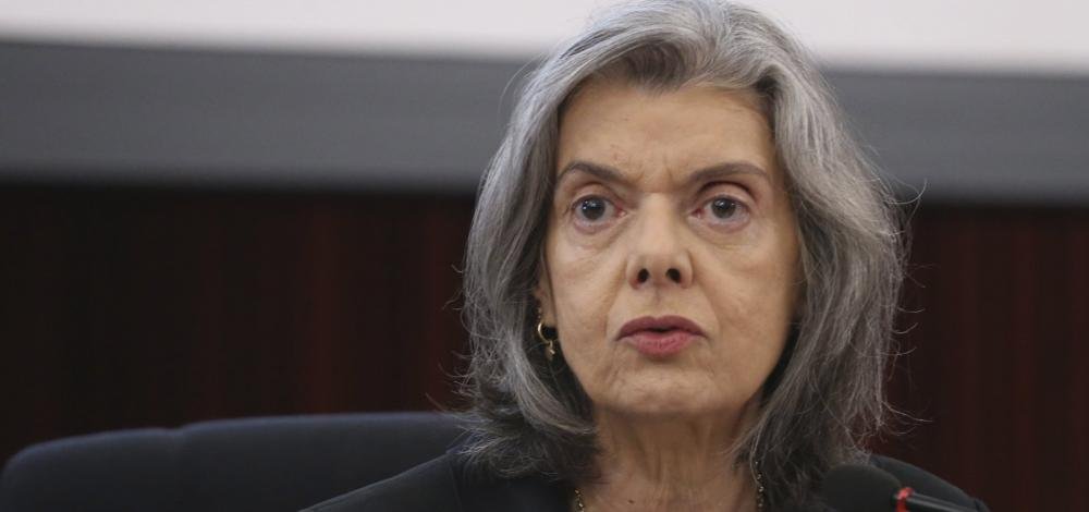 Cármen Lúcia é diagnosticada com coronavírus