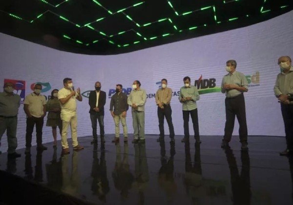 Em Feira, Colbert Martins aposta na força dos candidatos a vereador