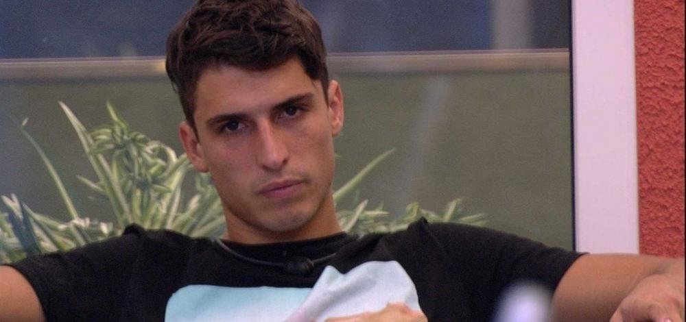 Justiça acata denúncia de estupro contra ex-BBB Felipe Prior