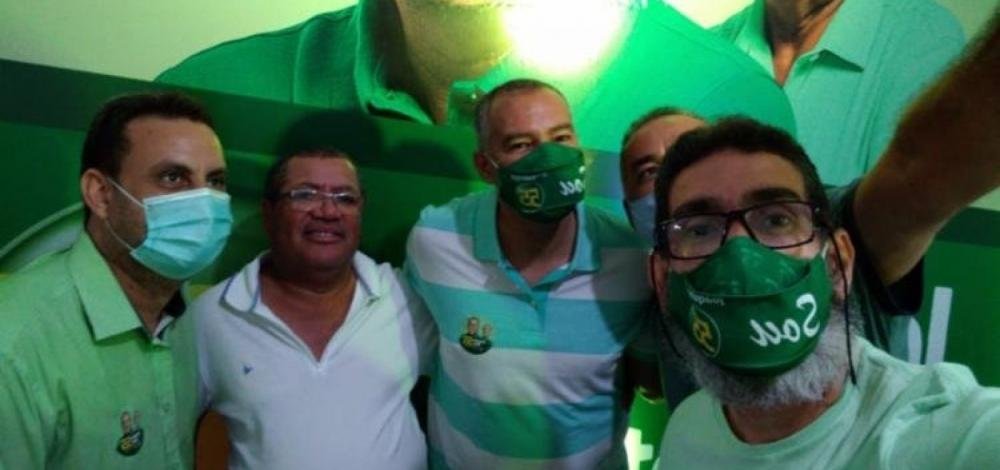 Prefeito de Alagoinhas promove aglomeração é evento de inauguração de comitê de campanha