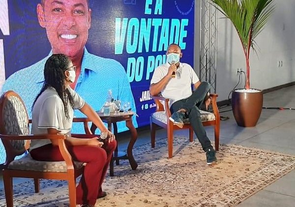 Justiça decide que prefeito deve retirar cards publicitários de redes sociais em até 24h