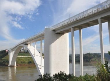 Bolsonaro anuncia reabertura de fronteiras terrestres entre Brasil e Paraguai