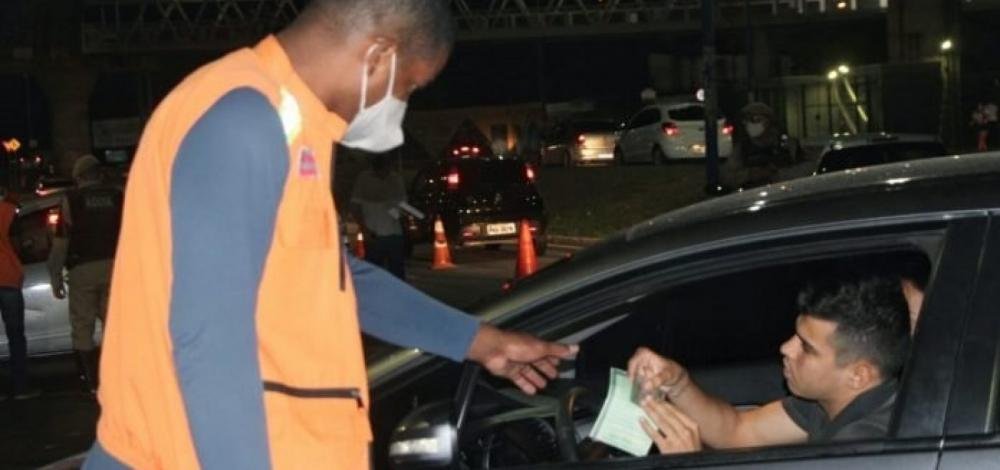 Detran-BA reforça que motoristas podem dirigir com CNH vencida sem risco de punições