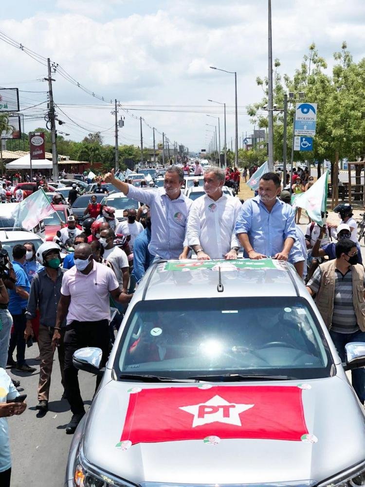 Zé Neto realiza em Feira carreata ao lado do governador Rui