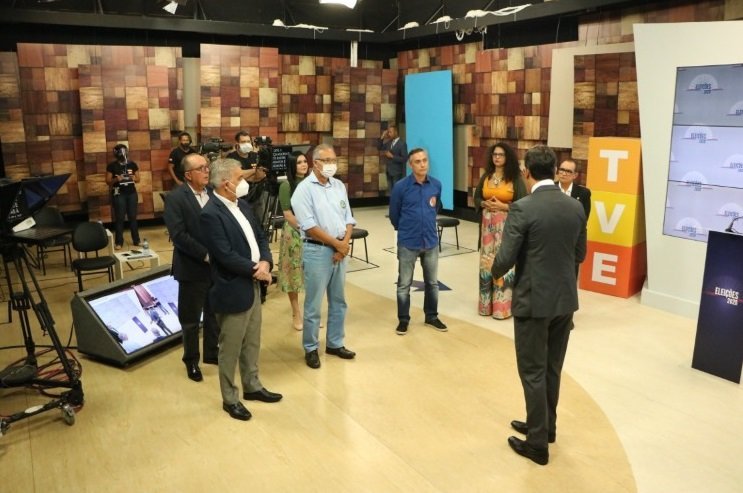 Colbert Martins não aparece em debate da TVE Bahia