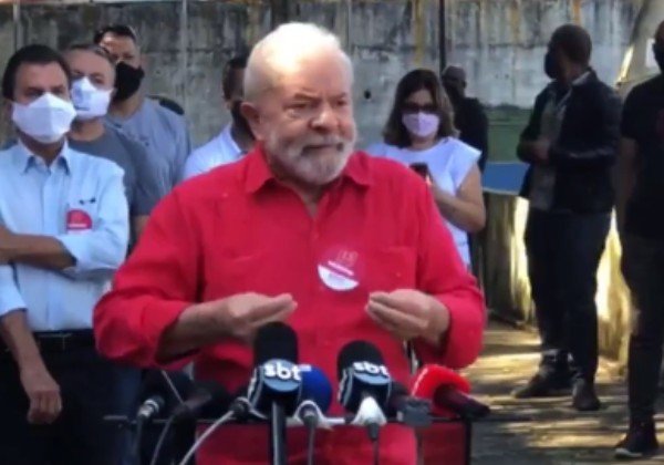 'Vamos recuperar e ganhar cidades novas’, diz Lula ao votar em São Paulo