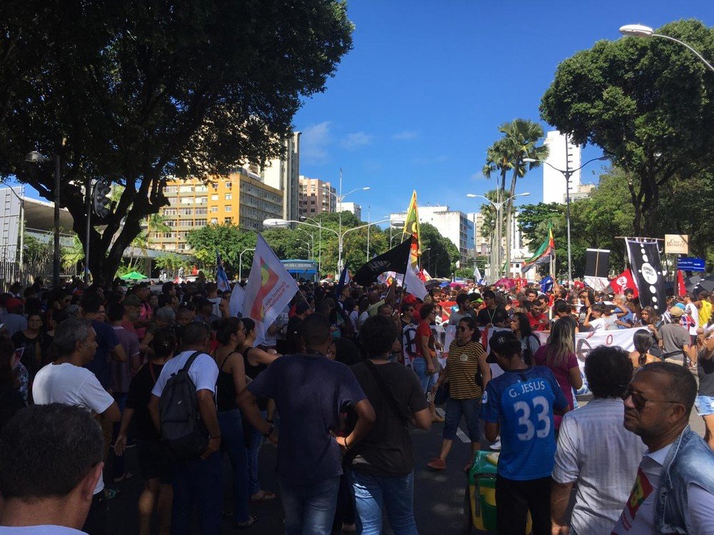 Manifestação contra cortes de recursos da educação é realizada na capital e no interior do estado