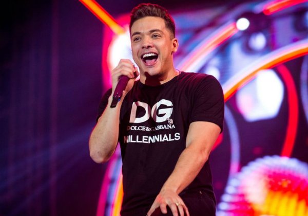 Safadão é criticado por anunciar show para 4 mil pessoas: ‘Achou a cura na praia?’