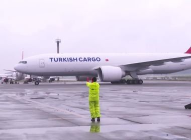 Primeiro lote da vacina chinesa Coronavac chega a São Paulo