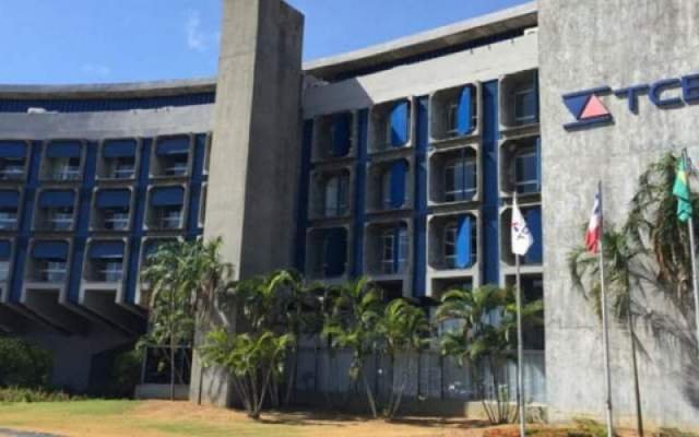 TCE-BA volta a ter atividade presencial em dois turnos a partir da próxima segunda