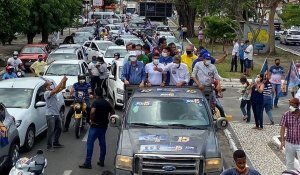 ACM Neto participa de carreata de Colbert em Feira de Santana