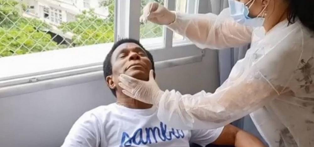 Neguinho da Beija-Flor está internado com coronavírus