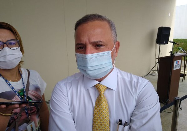 Com transmissão no mesmo patamar do início da pandemia, mortes devem aumentar, diz Vilas-Boas