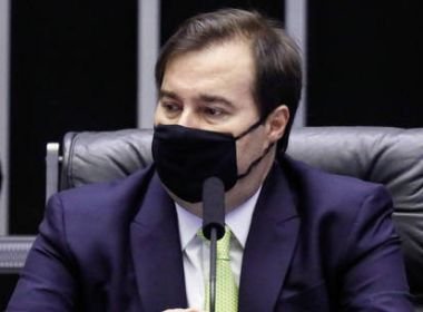 Covid-19: Maia diz que Legislativo definirá plano de vacinação com ou sem governo