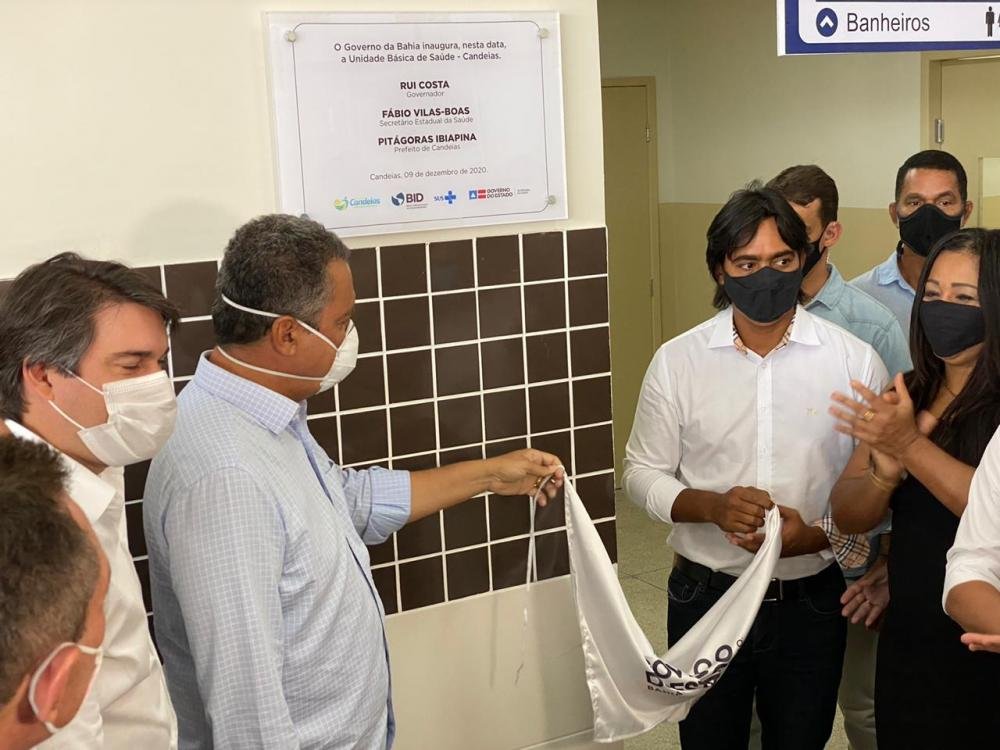 Governador inaugura UBS em Candeias 