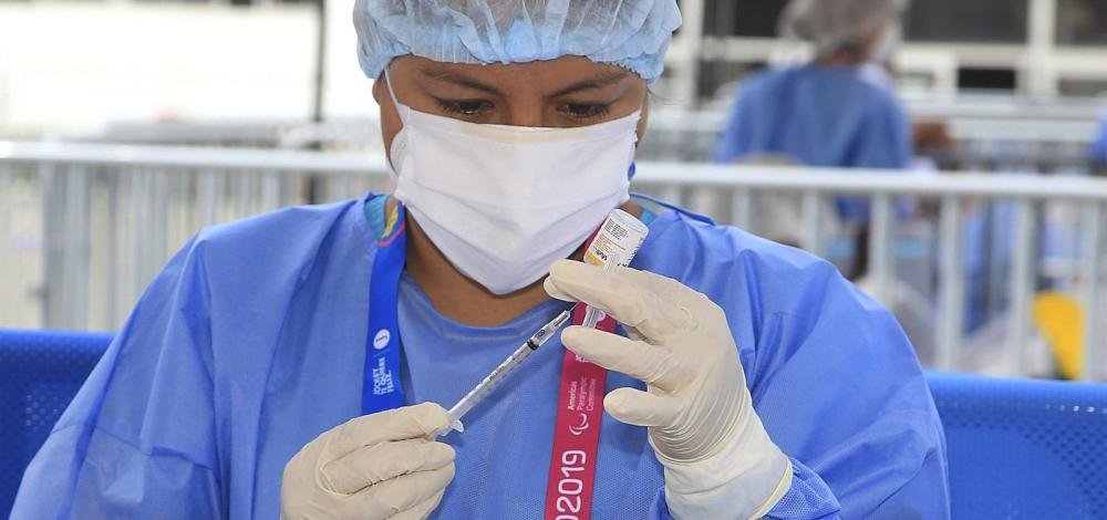 EUA devem iniciar vacinação contra Covid-19 nesta segunda-feira