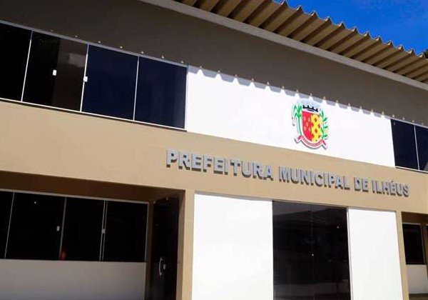 Com aumento de casos, Ilhéus suspende feiras, cinema, teatro e parques de diversão