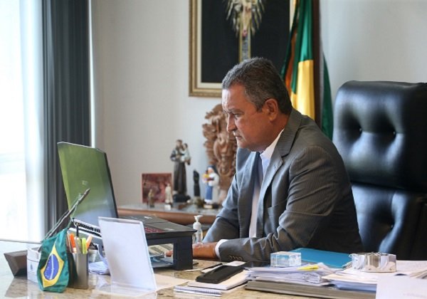 Rui comemora decisão do STF que autoriza estados e municípios a comprar vacinas