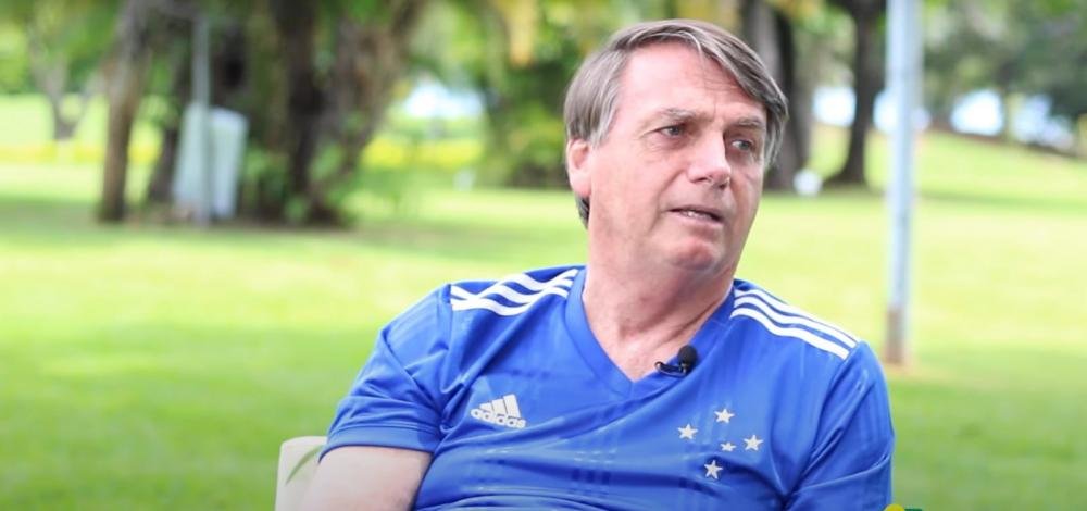 Bolsonaro diz que 'pressa' por vacina contra a Covid-19 'não se justifica'