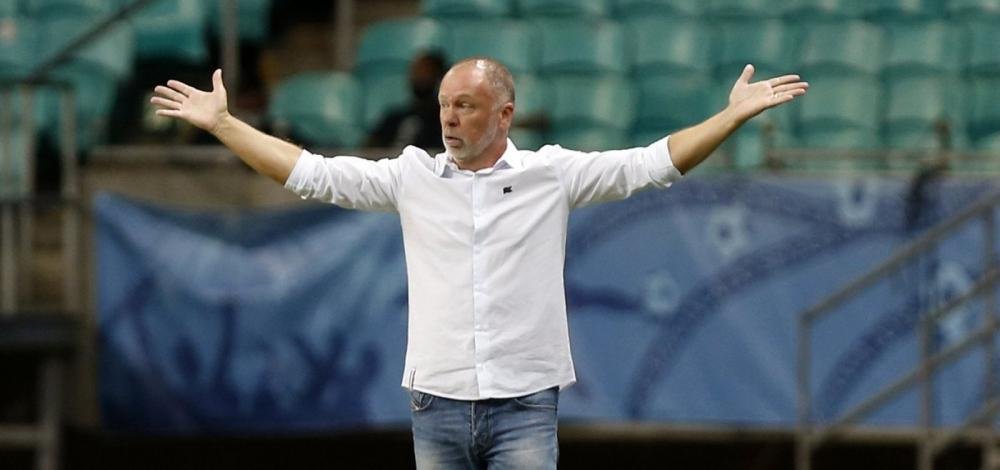 Mano Menezes é demitido do Bahia; clube vai investigar caso de racismo