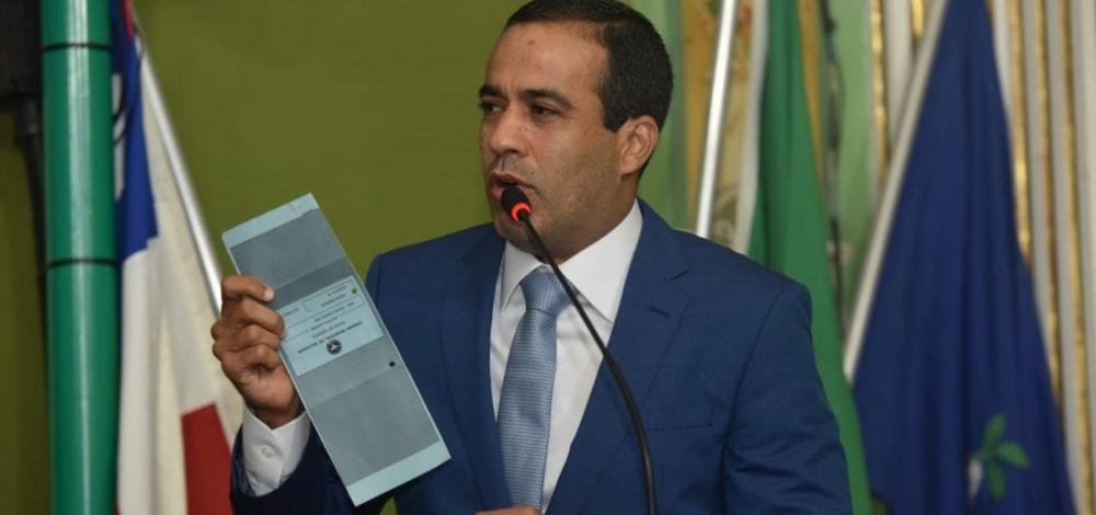 Em posse, Bruno Reis agradece Neto e diz que Salvador estará na 'linha de frente' da vacinação