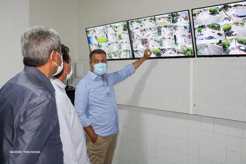 Rui Costa participa de inauguração de pavimentação asfáltica em Santo Estevão 