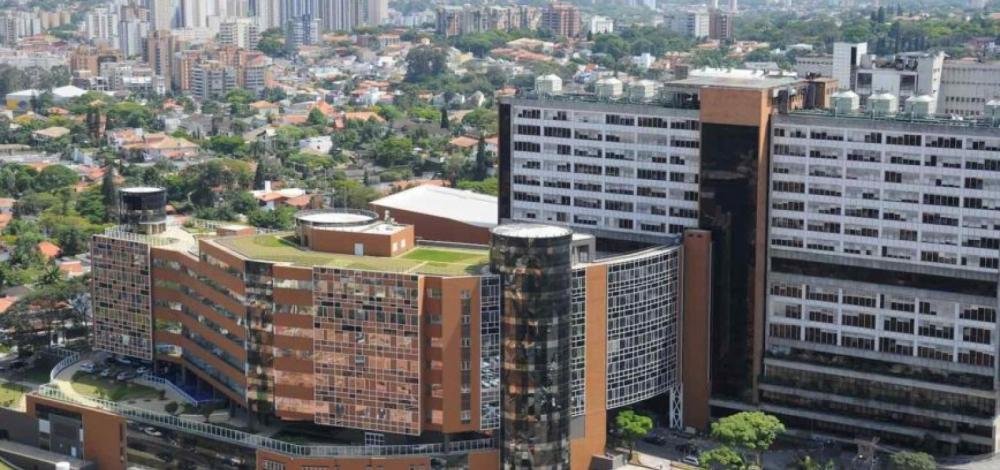 Hospital Albert Einstein bate recorde de internações por Covid-19 e presidente diz que 'situação vai piorar'